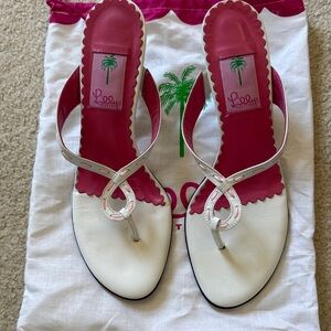 Lilly Pulitzer White Leather Thong Sandals with Pink Insole